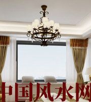 南充卧室镜面吊顶影响夫妻财运？